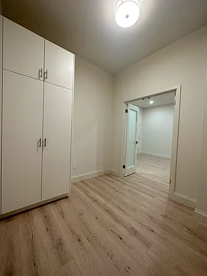 Rented by Peter R. Hungerford, LREB | media 28