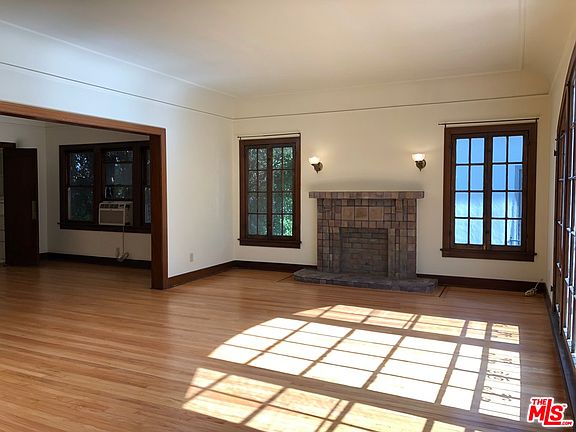 3rd image of 168 N Sycamore Ave