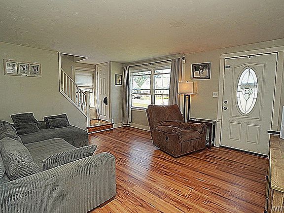 5th image of 99 Briarwood Dr