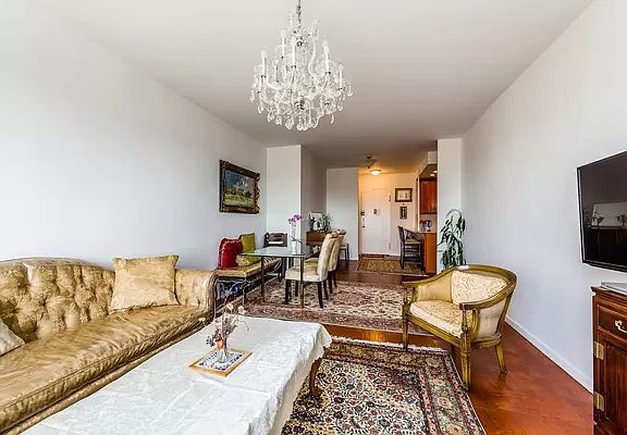 3rd image of 70-25 Yellowstone Blvd #18-O
