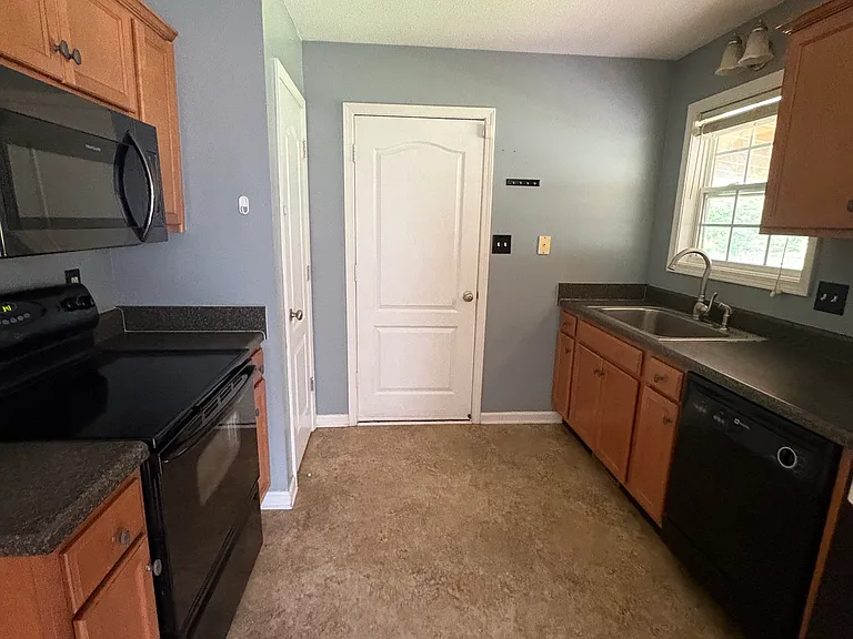 367 Andrew Dr — Photo 27