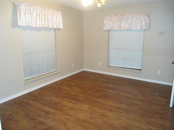 5th image of 185 Wedgewood Dr