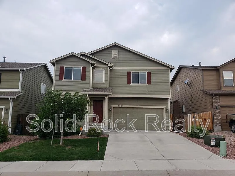 4 bed, 3.5 bath, 3109 sqft, $2,625 — Photo 1