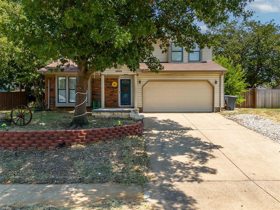 1st image of 2609 Fountainview Dr