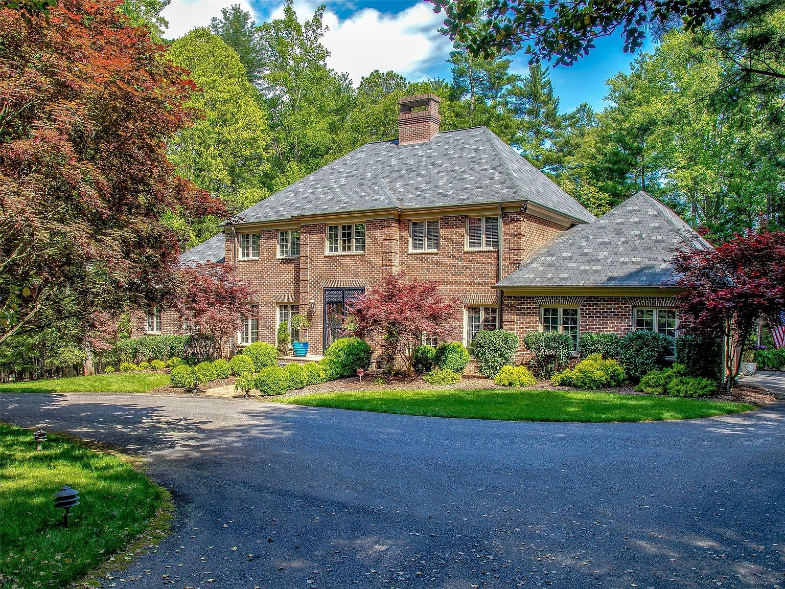 11 Holly Hill Rd, Asheville, NC 28803 | Zillow