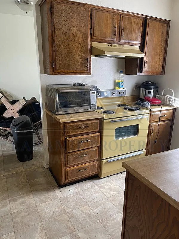 714 Downey St — Photo 3