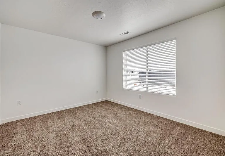 1133 W 340 S — Photo 13