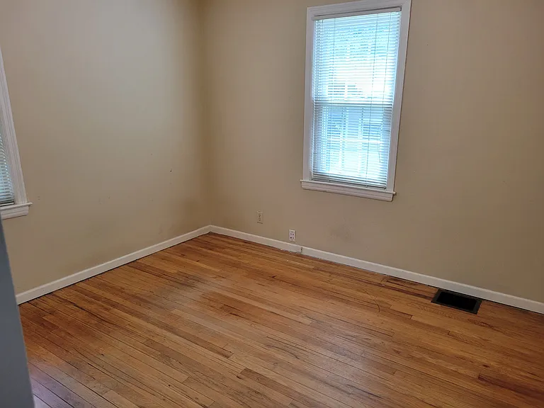 6720 Floyd St — Photo 21