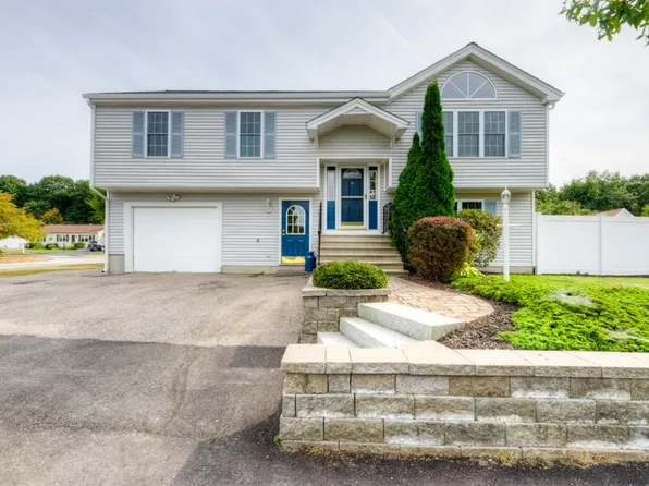 12 Matteo St, Worcester, MA 01606
