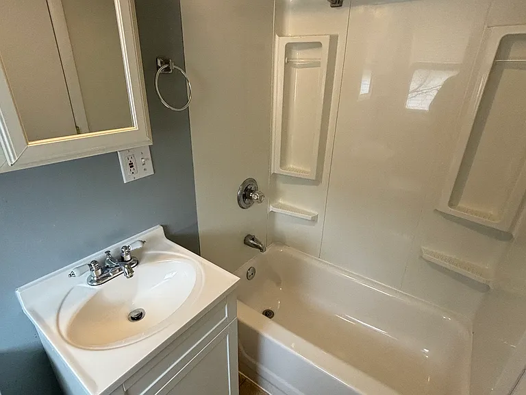 11 Roberts St #3 — Photo 7