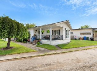 4 Robin Cres, Lakeshore, ON N8N2R9