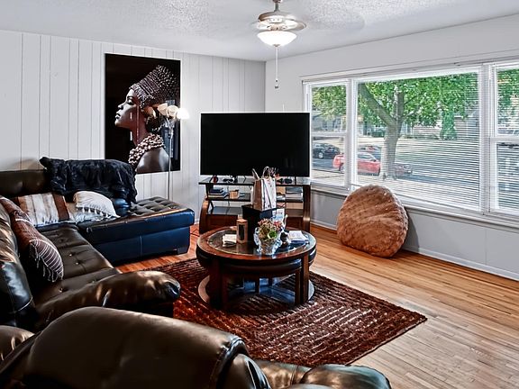 4th image of 7861 Firwood Way NE