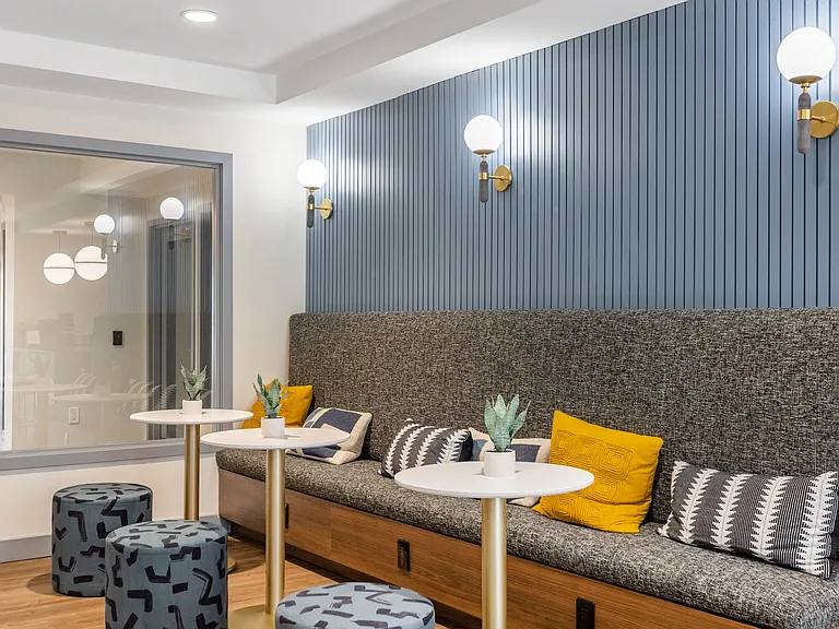 Sofi Gaslight Commons — Photo 28