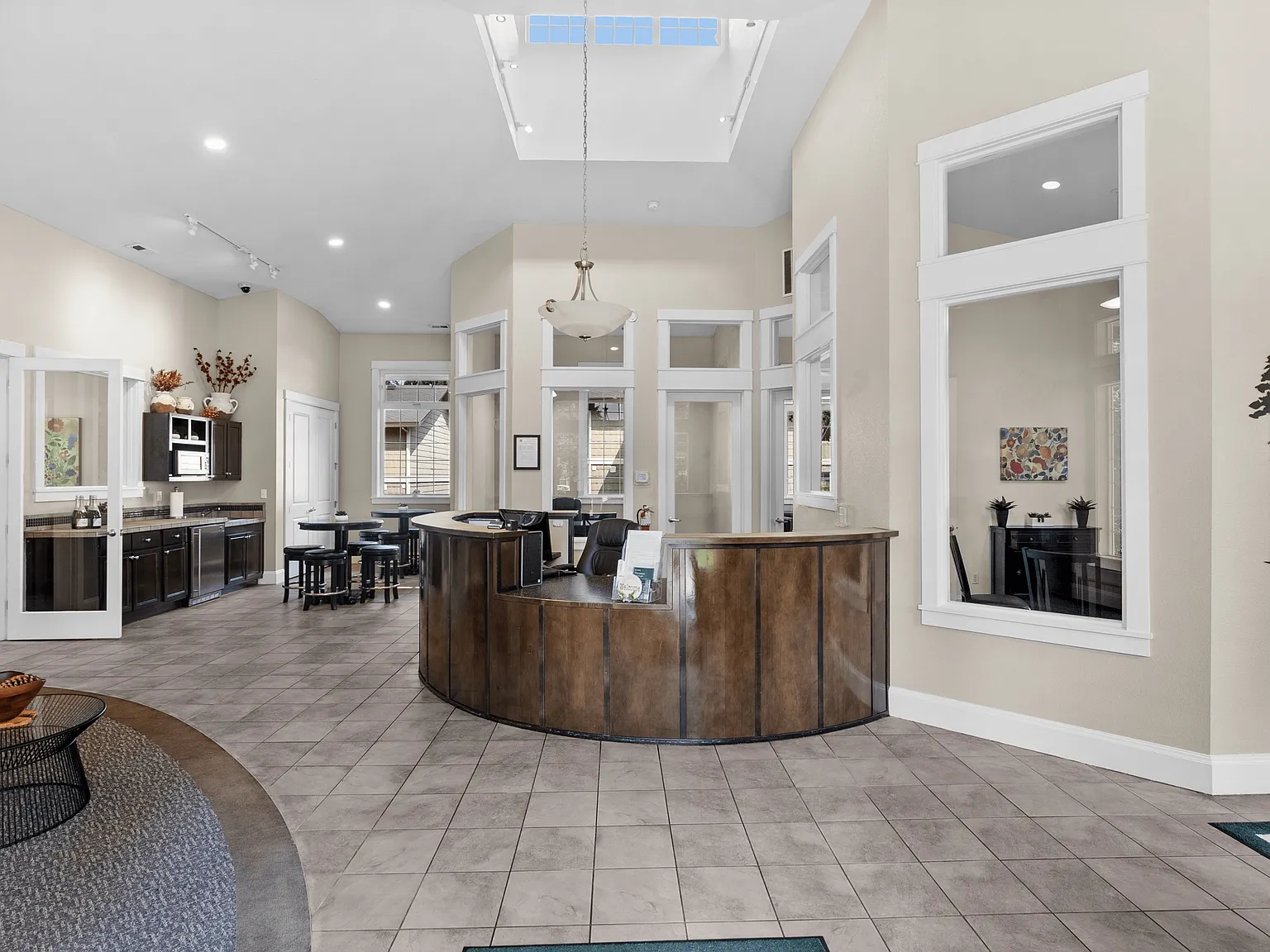 Meridian Firs Apartments — Photo 2