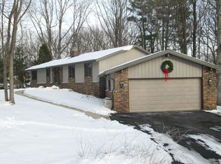 1431 Cherokee Trl, Green Bay, WI 54313