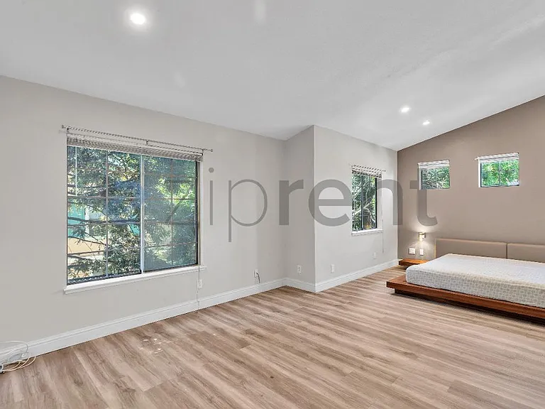 1240 Litchfield Ave — Photo 22
