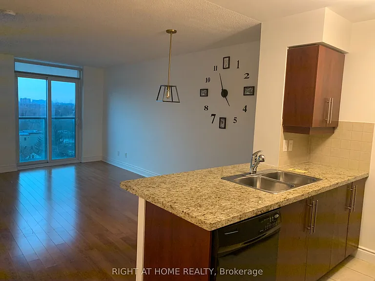 25 Greenview Ave #815 — Photo 4