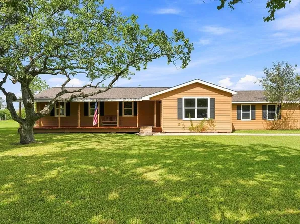 2300 Mary Ln, Dickinson, TX 77539