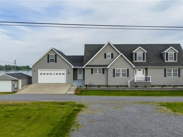 28008 Stony Point Rd, Cape Vincent, NY 13618