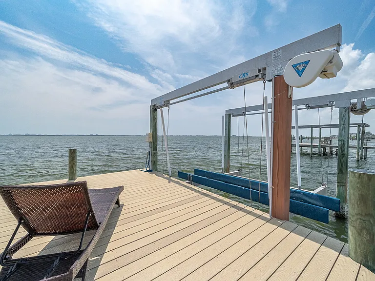 1110 S Banana River Dr — Photo 19