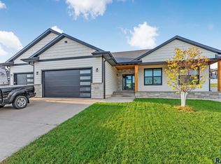 1625 W Burton Dr, Brandon, SD 57005