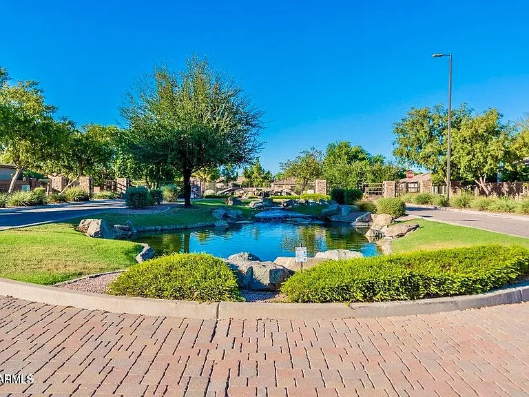 900 W Macaw Dr — Photo 80