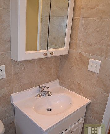 3rd image of 567 W 173rd St APT 15