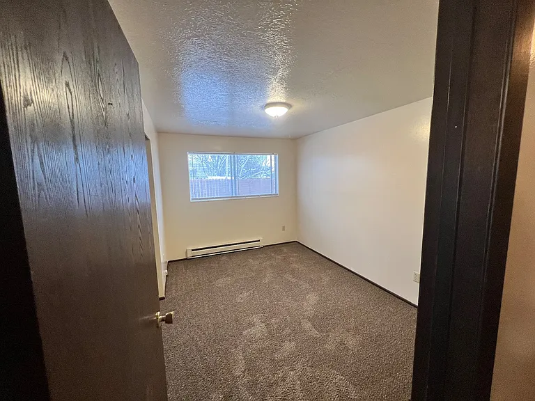 62 N 300 W #D — Photo 12