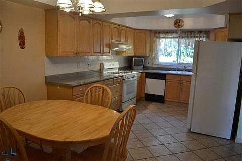 3rd image of 1557 Crimson Dr
