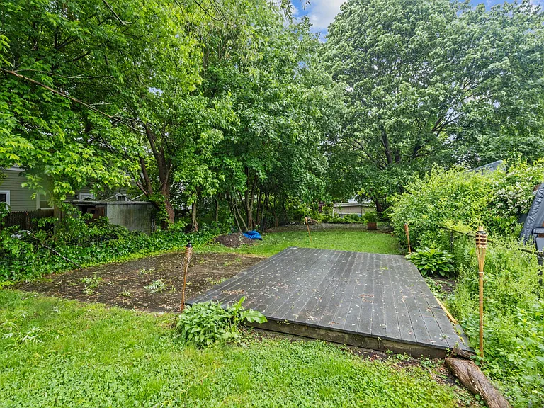 11 Siegel St #1-2 — Photo 4