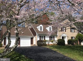 8217 W Gainsborough Ct, Potomac, MD 20854