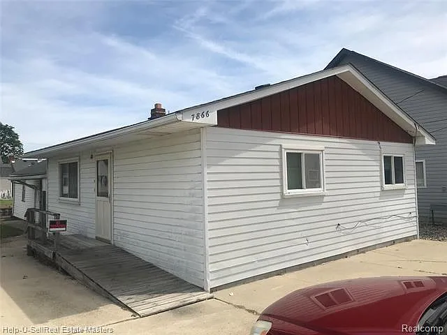 7866 Stark Dr photo 1