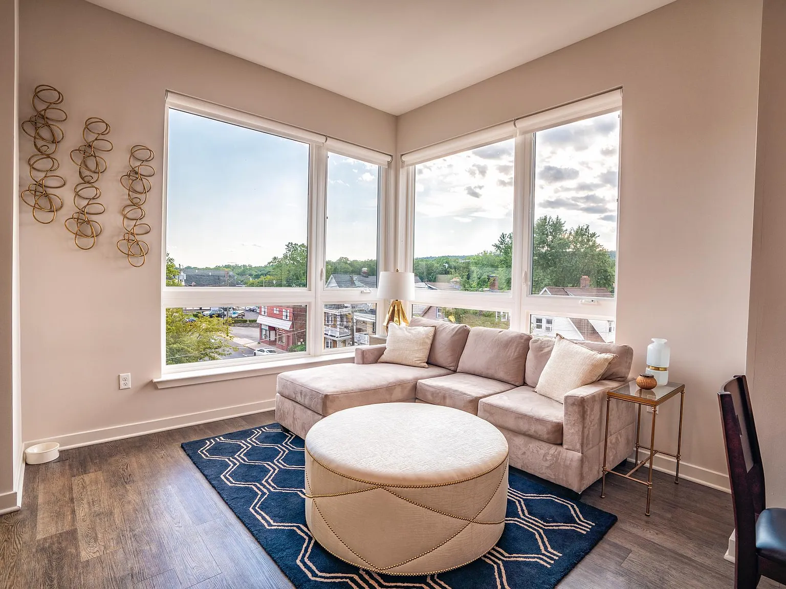 2 bed, 1108 sqft, $2,957 — Photo 3