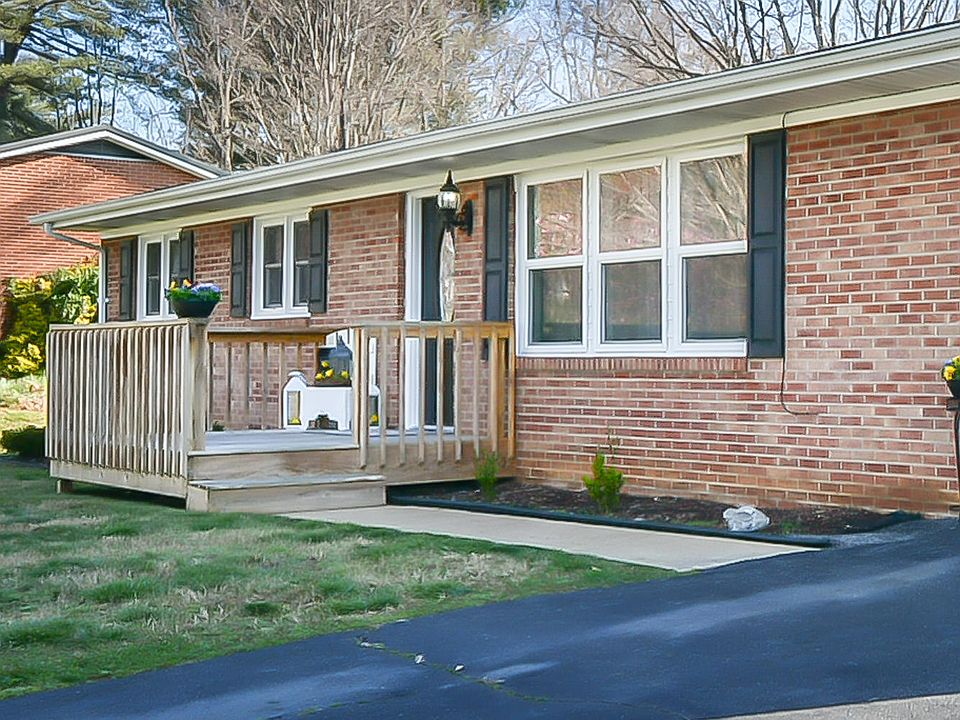 2104 Kipping St, Johnson City, TN 37601 Zillow