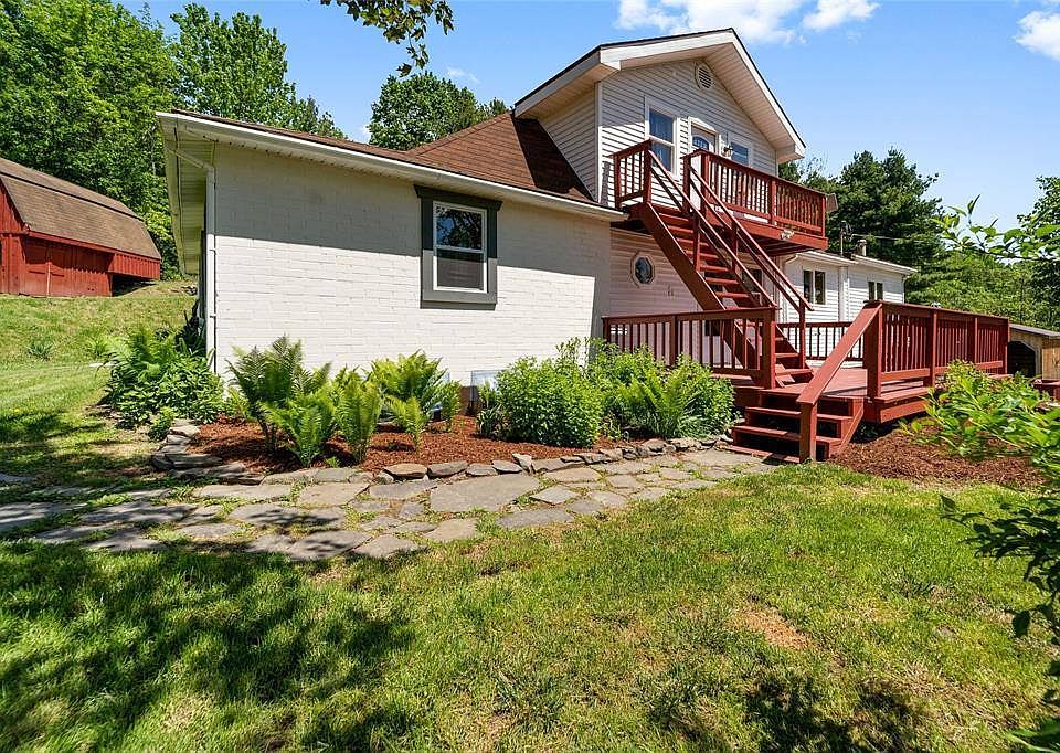 1st image of 30 Sawyer Dr