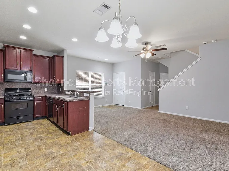 17142 Amarose Dr — Photo 4