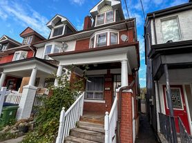 1039 Ossington Ave