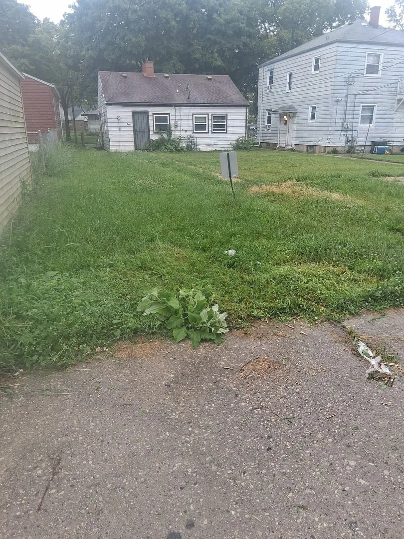 2-Bedroom Home with Large Yard and Front Porch — Photo 2