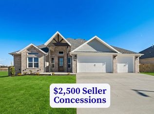 1230 Fierce Ln, Centerton, AR 72719