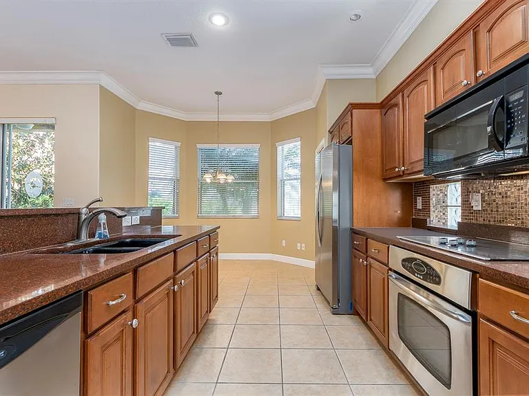 10639 Hatteras Dr — Photo 6