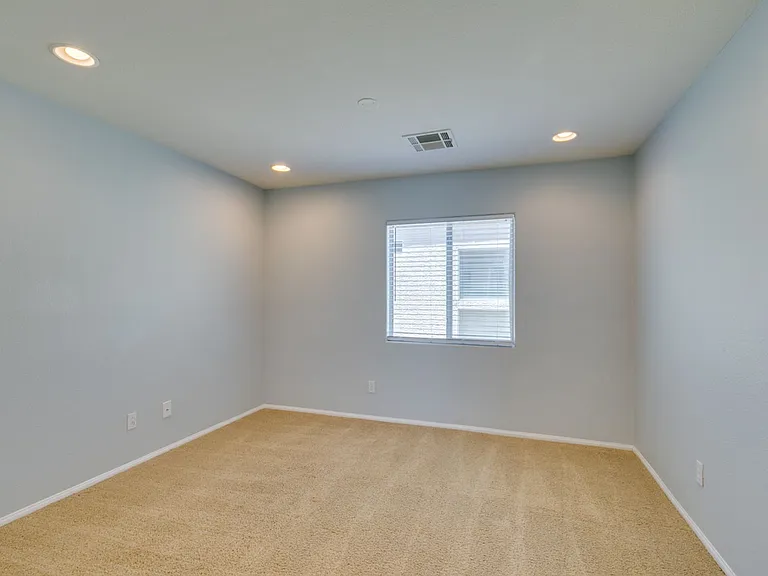 8433 Spencer Canyon St — Photo 31