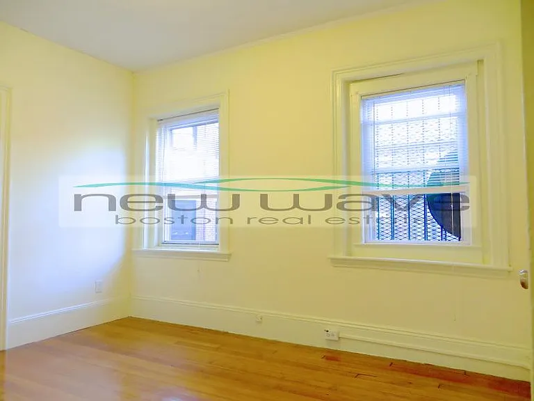 227 Newbury St #2R — Photo 8