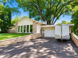 3006 Elder Ln, Holiday Hills, IL 60051