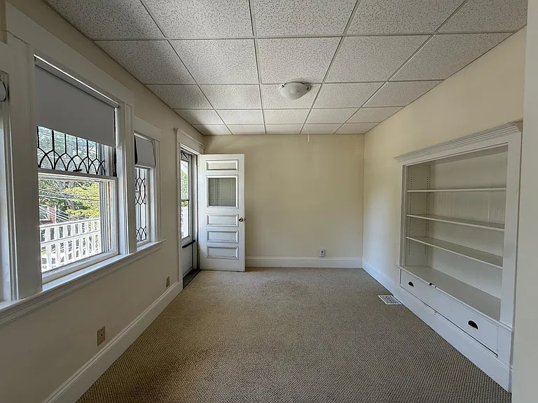 105 Bromfield Rd — Photo 2