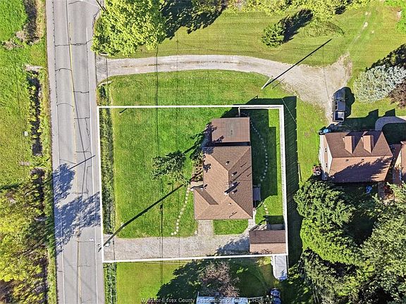 3rd image of 5505 Malden Rd