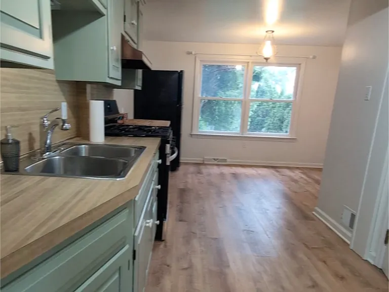 207 Elizabeth Dr — Photo 3