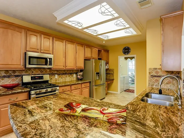 1534 Brookstone Ln — Photo 8