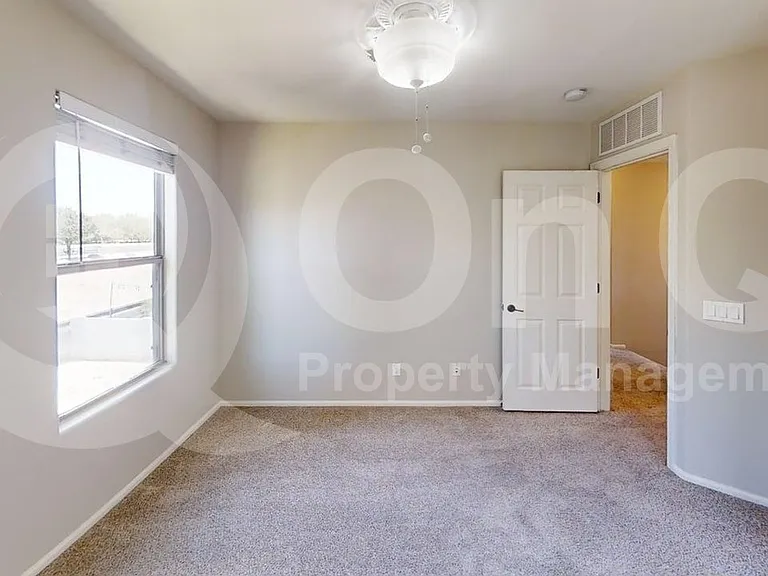 11012 W College Dr — Photo 8