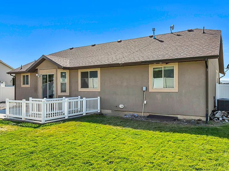 1297 S 950 W — Photo 3