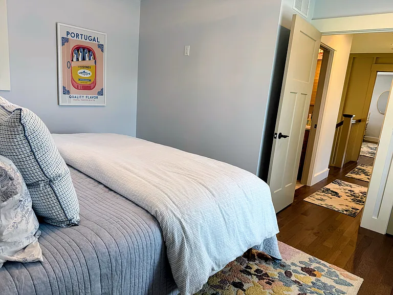 105 W Elizabeth St — Photo 33